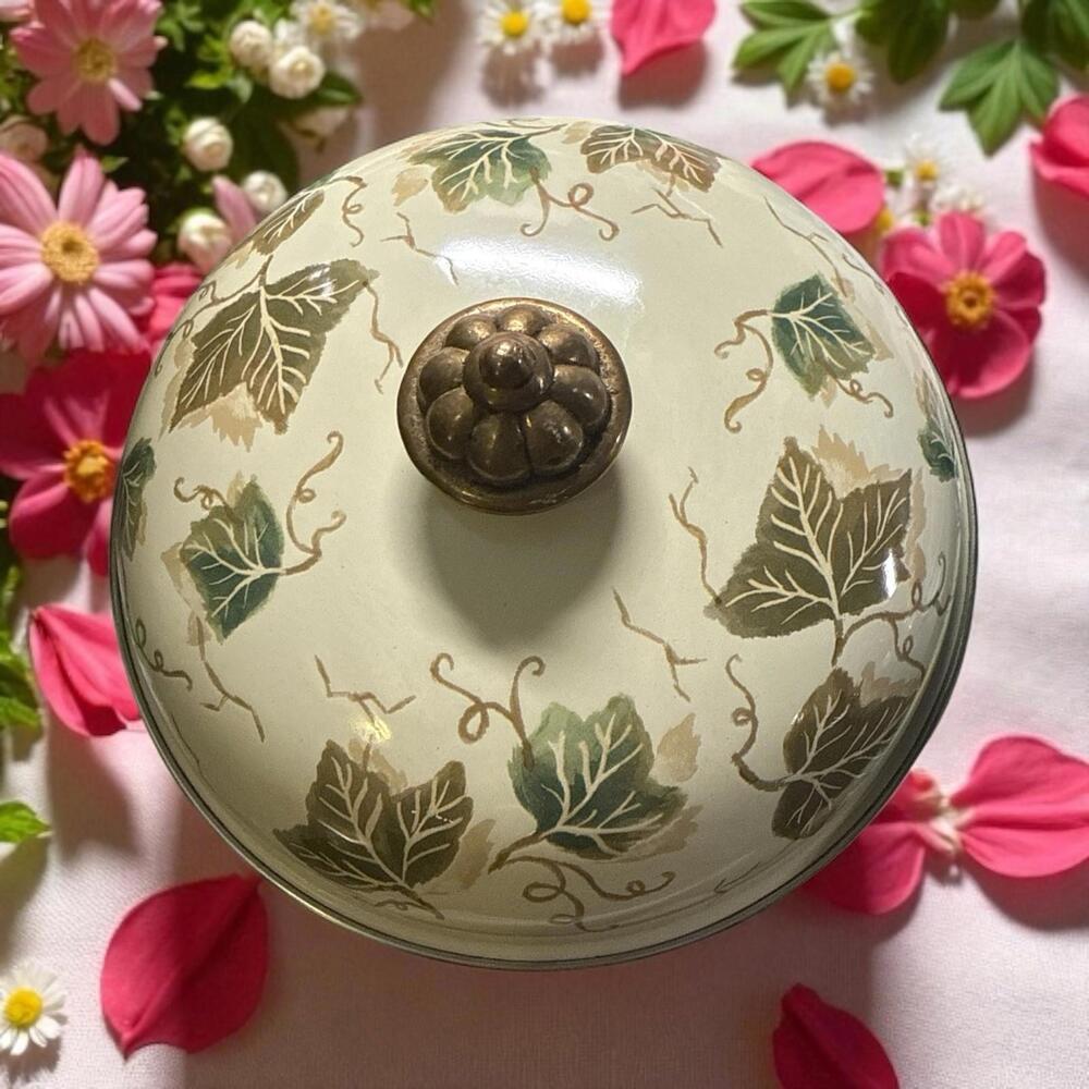 Tabletops Unlimited Enamel Grapes Teapot 4" Tall Vintage Brass Handle [COPY] - Picture 6 of 10